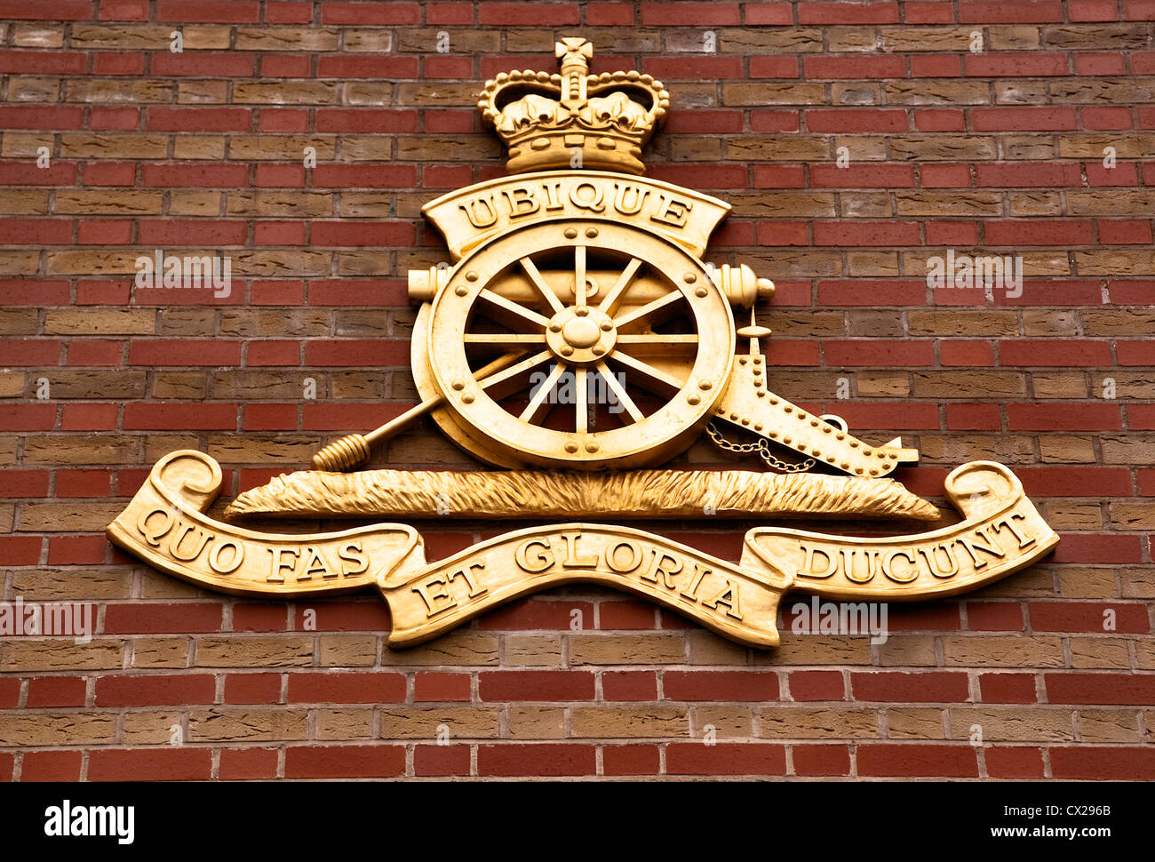 L'Artillerie royale emblème sur le 'Feu' Artillery Museum à Woolwich Arsenal London UK Banque D'Images
