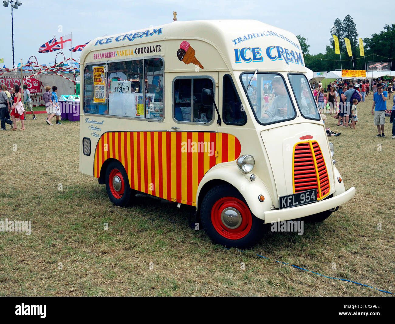 Ice Cream Van rétro Festival Womad à Wiltshire en Angleterre Banque D'Images