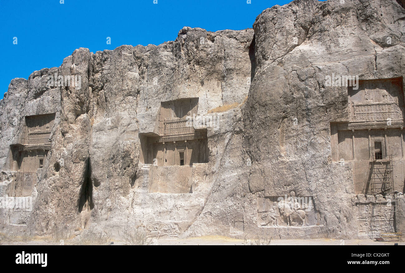 L'art persan période achéménide. Tombes de Darius I, Xerxès I et Darius II. La nécropole de Naqsh-e Rustam. Autour de Persepolis. Banque D'Images