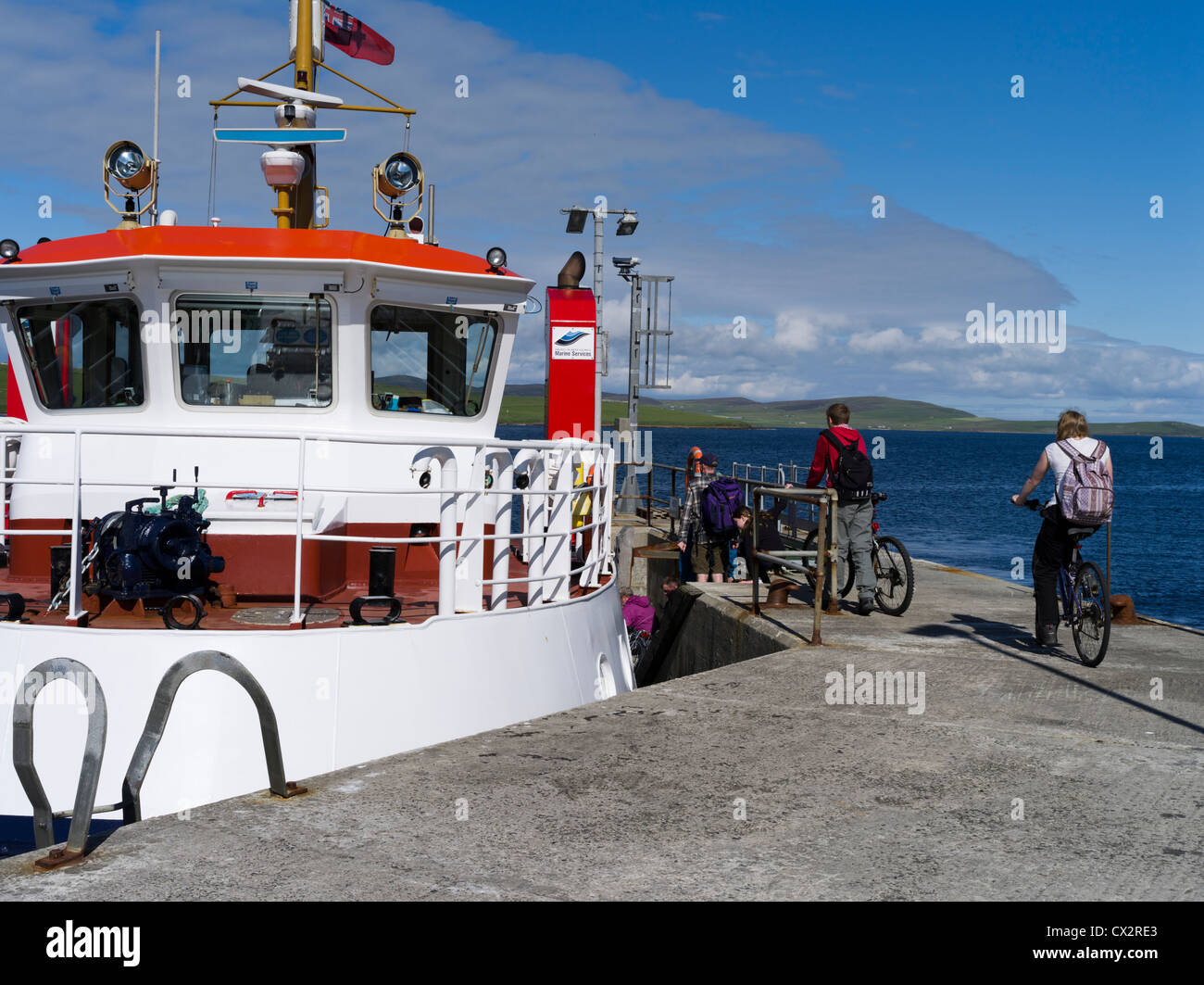 dh Moaness Pier HOY ORKNEY Scotland Tourisme passagers moto orkney ferries ferry cyclat Island uk personnes îles bateau passager isle Banque D'Images