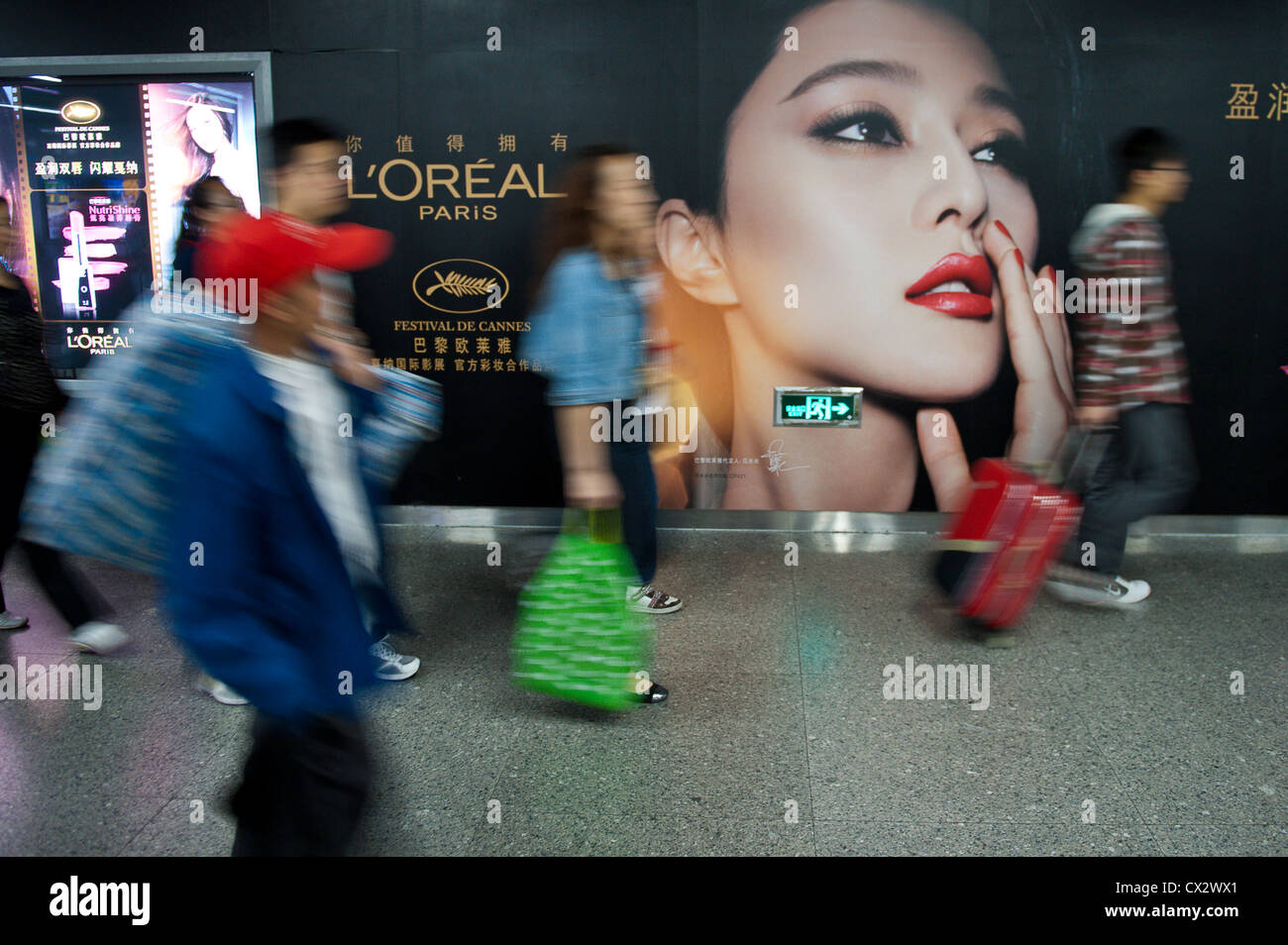 Loreal Lipstick Photos Loreal Lipstick Images Alamy