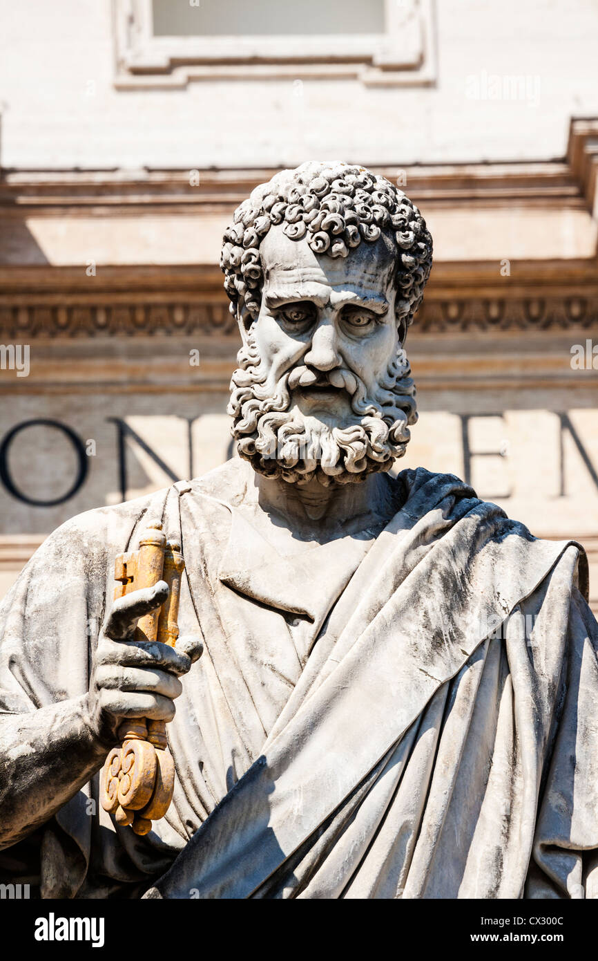 Detail shot of Saint Peter's statue, la Basilique Saint-Pierre, Vatican, Rome, Italie. Banque D'Images