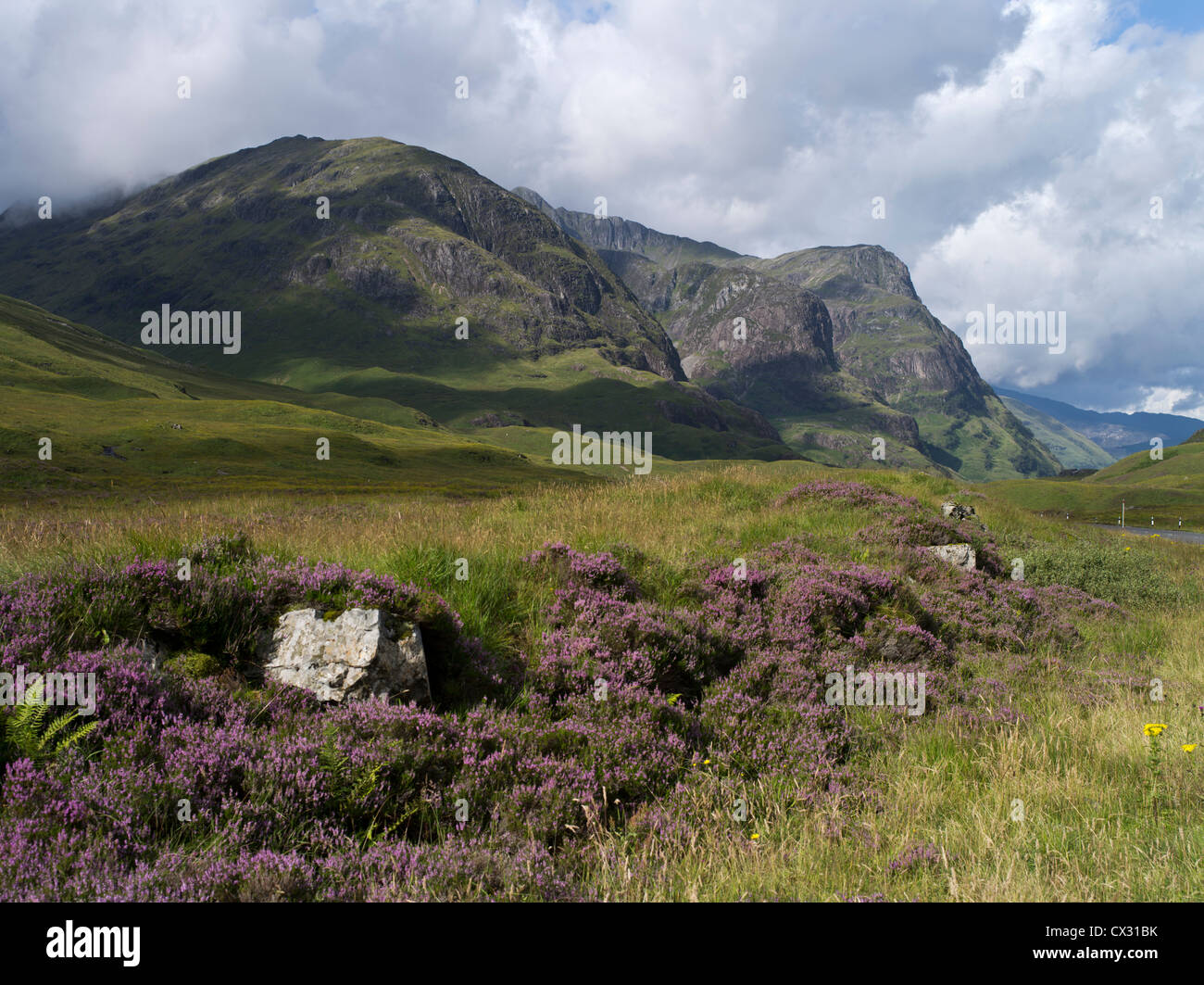 Dh Trois Sœurs de Glen Coe ARGYLL Ecosse Glen Coe Beinn Fhada Gearr montagne Aonach Dubh scottish glencoe Banque D'Images