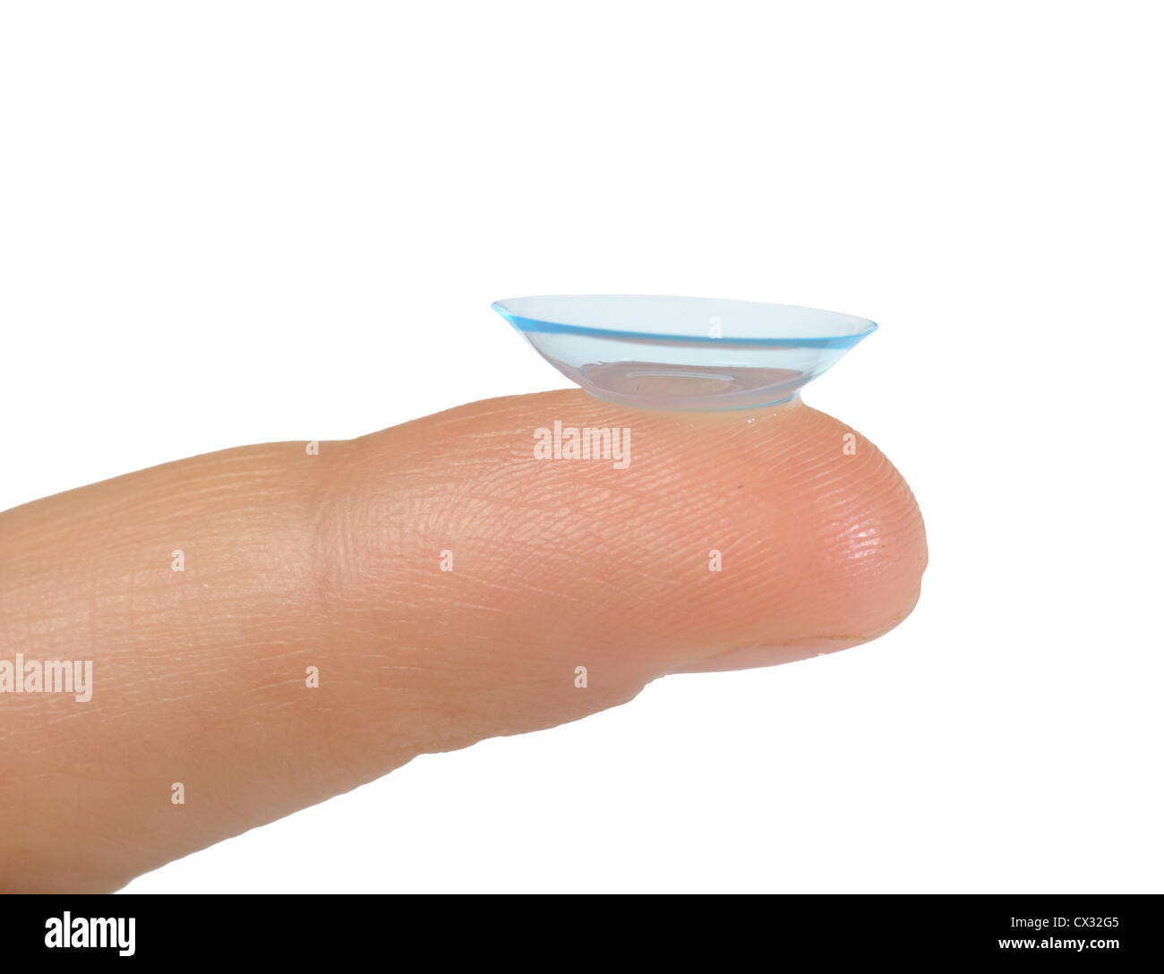 Lentille de contact pliée dans le mauvais sens sur le doigt isolé Photo  Stock - Alamy