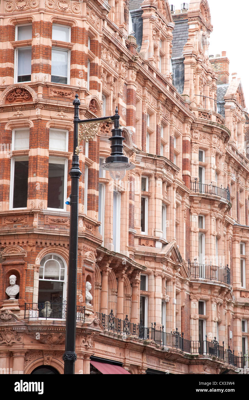 Façades de Mount Street, Mayfair, London, England, UK Banque D'Images