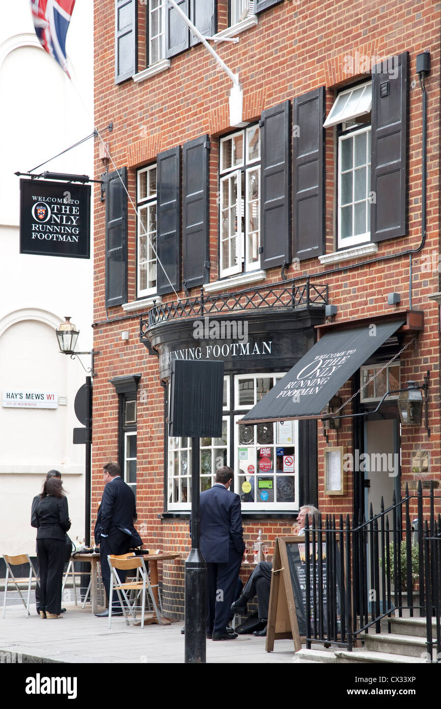 L'exécution de Valet de Pub et Restaurant, Charles Street, Mayfair, London, UK Photo Stock Alamy