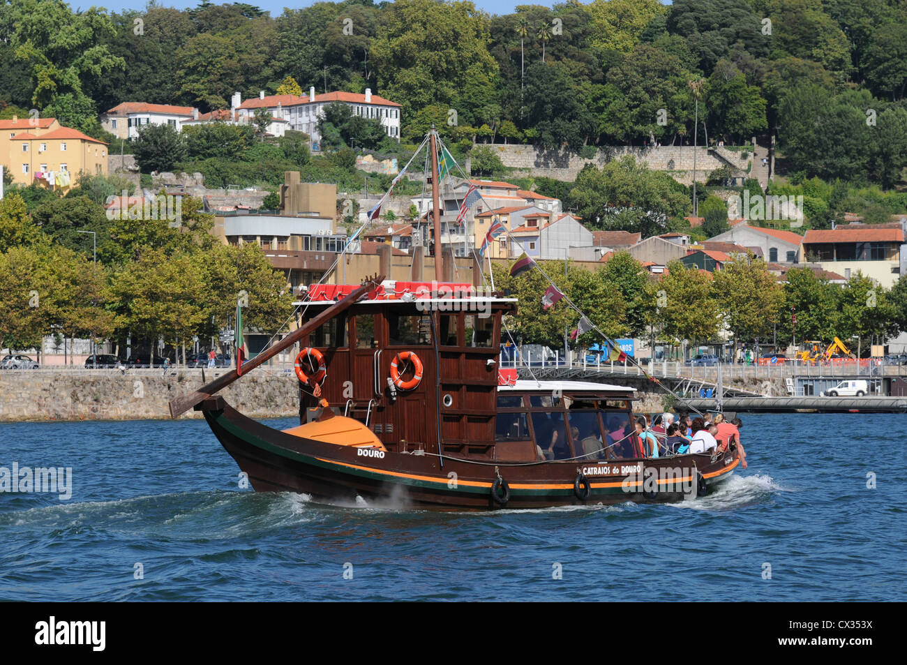 Bateau de tourisme jusqu'à la rivière Douro, Porto, Portugal Banque D'Images
