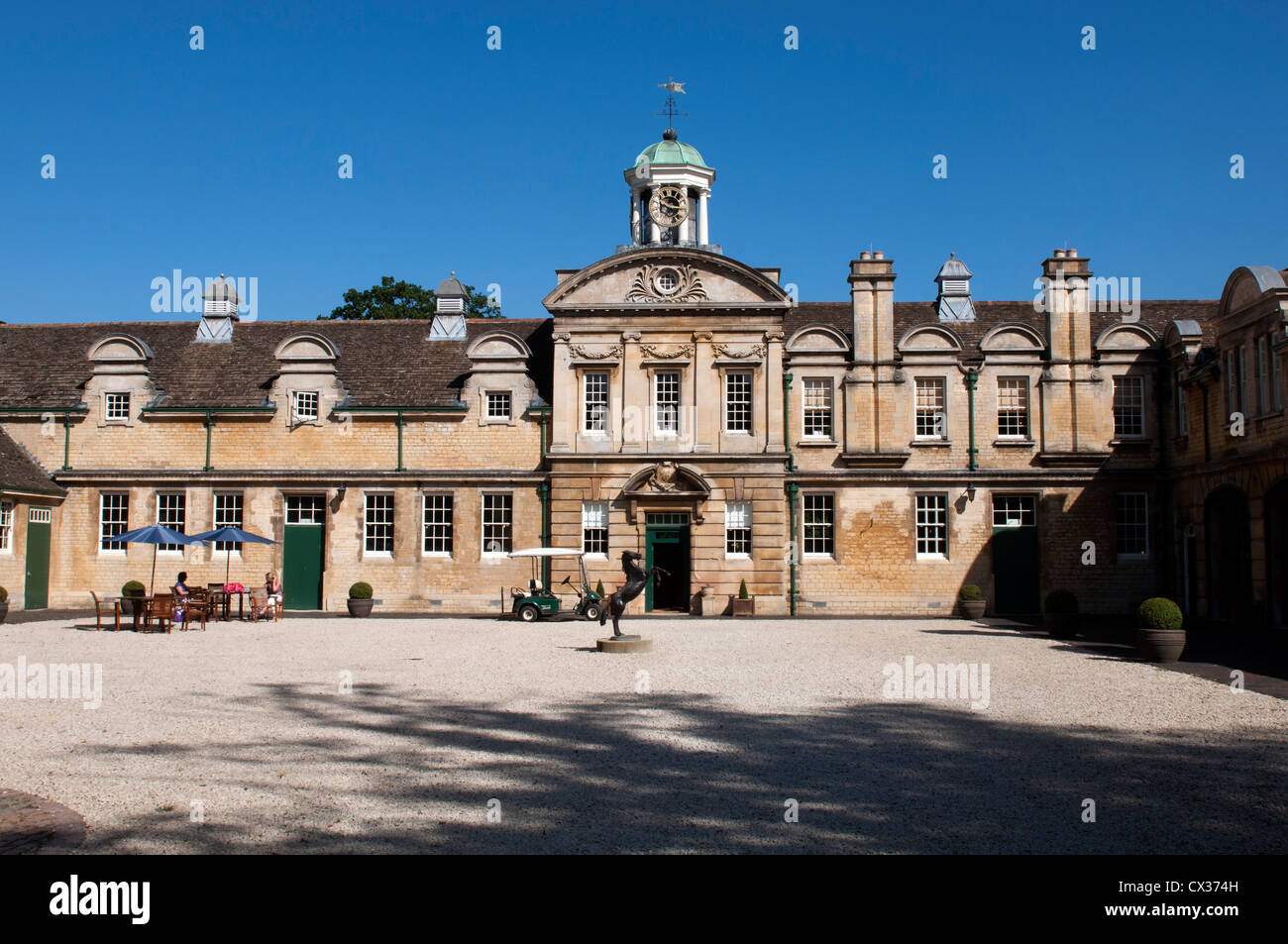 Stapleford Park stable block, Leicestershire, UK Banque D'Images