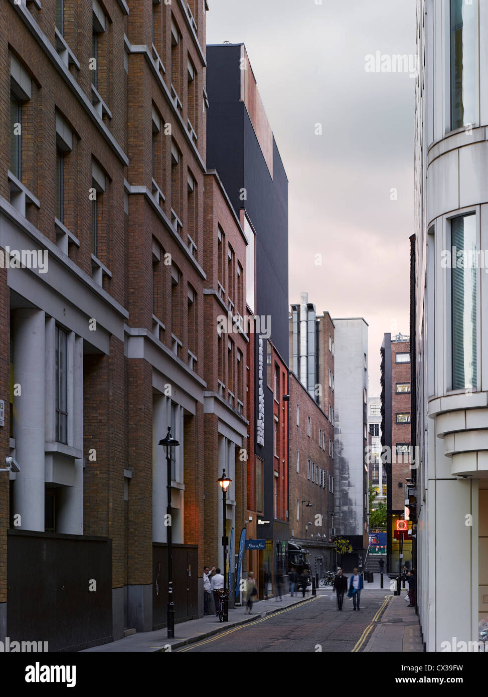 Photographers' Gallery, Londres, Royaume-Uni. Architecte : O'Donnell et Tuomey et ADP, 2012. Perspective de la rue de south sho Banque D'Images