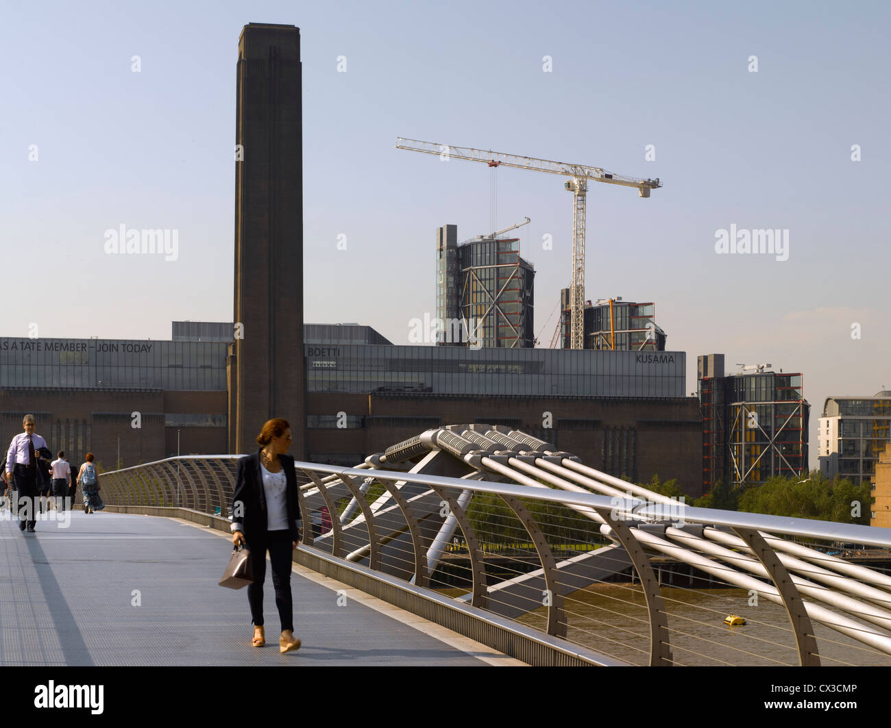 Neo Bankside, Londres, Royaume-Uni. Architecte : Rogers Stirk Harbour  + Partners, 2011. Vue du pont du Millénaire w Banque D'Images