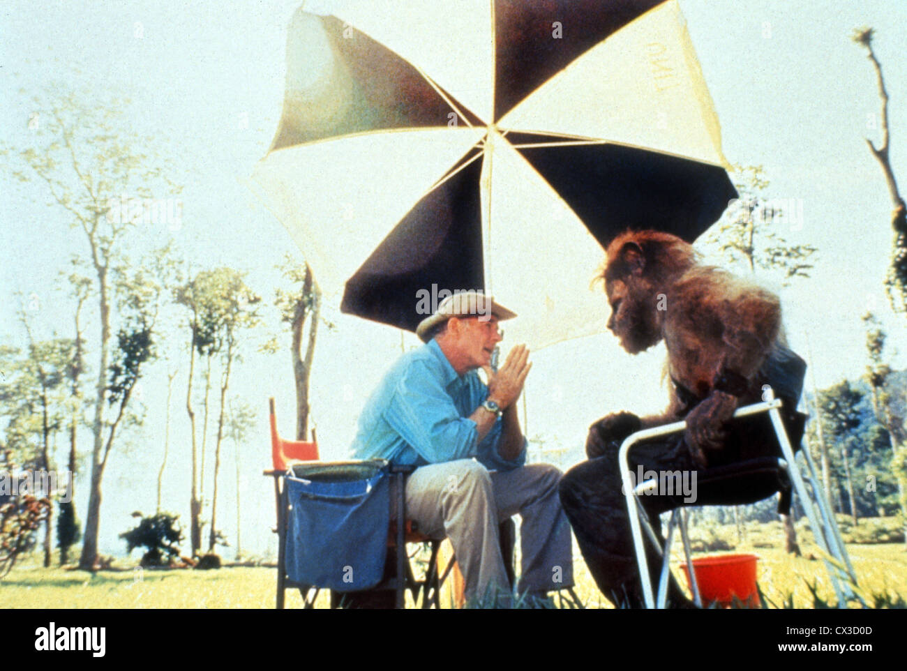 JOHN FRANKENHEIMER (directeur) portrait sur 'L'ÎLE DU DOCTEUR MOREAU (1996) MARK DACASCOS JNFK 003 COLLECTION MOVIESTORE LTD Banque D'Images