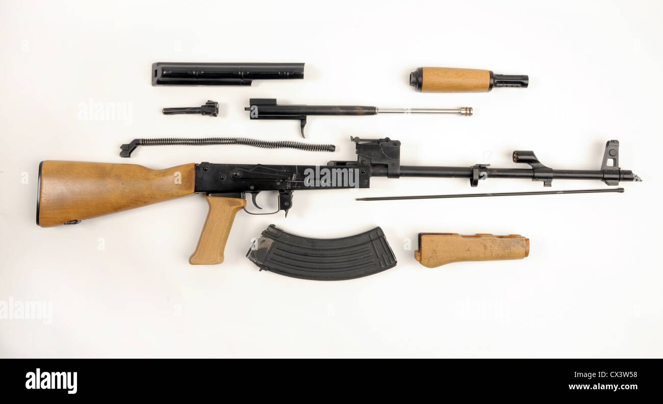 Domaine dépouillé d'un fusil d'assaut AK47 AKM Banque D'Images
