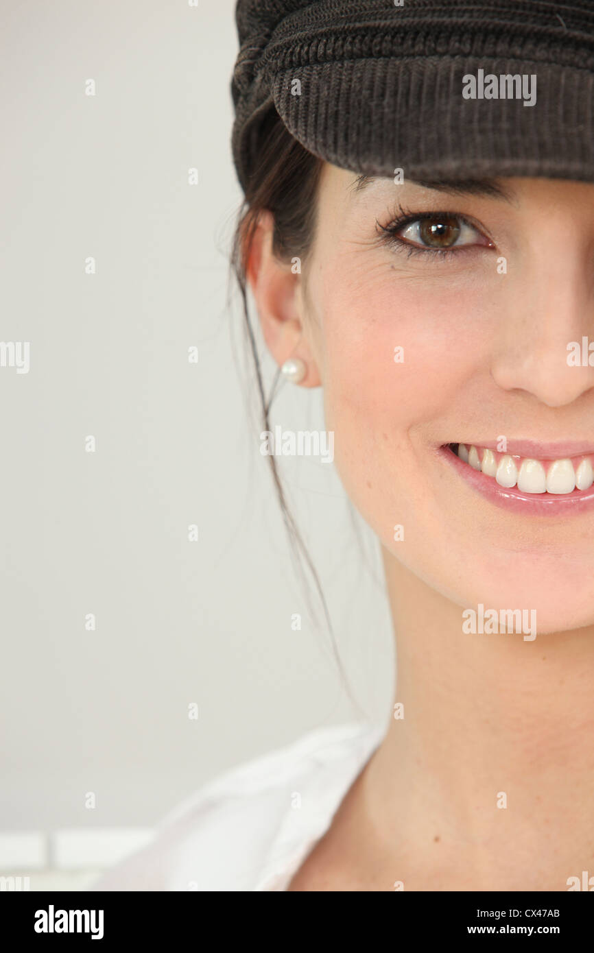 Femme portant un chapeau Banque D'Images