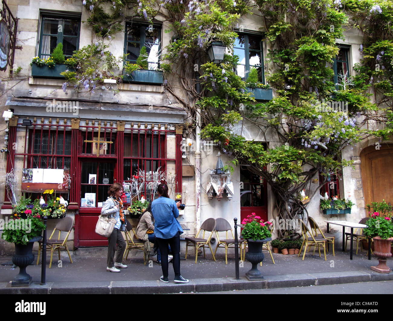 Restaurant Rue De La Chanoinesse Ancien De Paris Restaurant Rue De La Chanoinesse Ancien De Paris