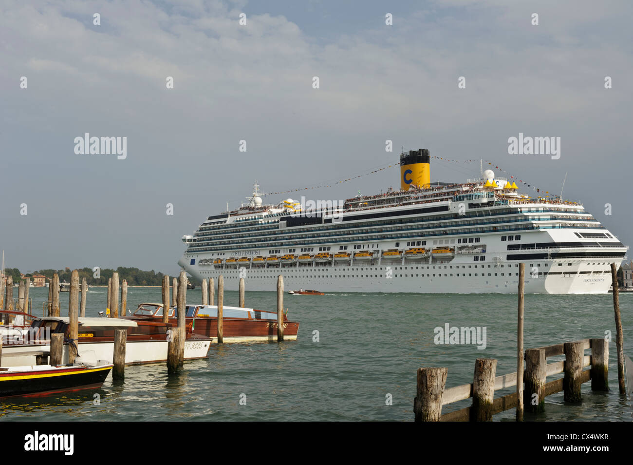 Bateau de croisière à Venise, Italie. Banque D'Images