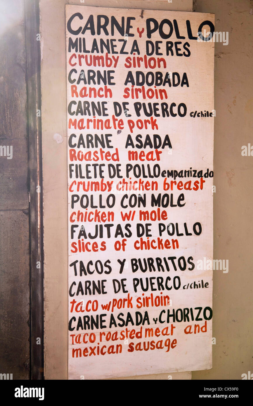 Amérique du Nord, Mexique, État de Guanajuato, Guanajuato, peint menu Se connecter restaurant, en espagnol et en anglais. Banque D'Images