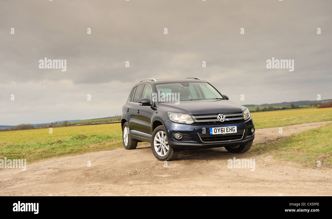 VW Tiguan 4 motion sur la campagne Banque D'Images