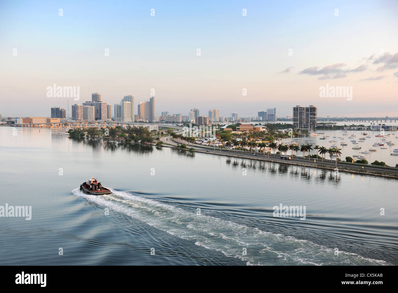 Vue aérienne du port de Miami en début de matinée Banque D'Images