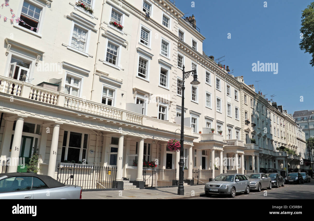 Vue générale des propriétés résidentielles le long de Eccleston Square, London, W1, au Royaume-Uni. Banque D'Images