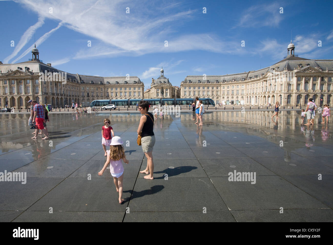 Place de la Bourse et le miroir d'eau, Bordeaux, France Banque D'Images