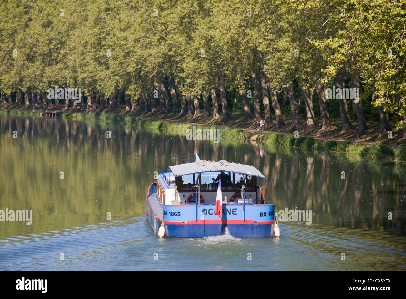 Canal latéral à la Garonne (Canal du Midi) près de Castets en Dorthe, Gironde, France Banque D'Images