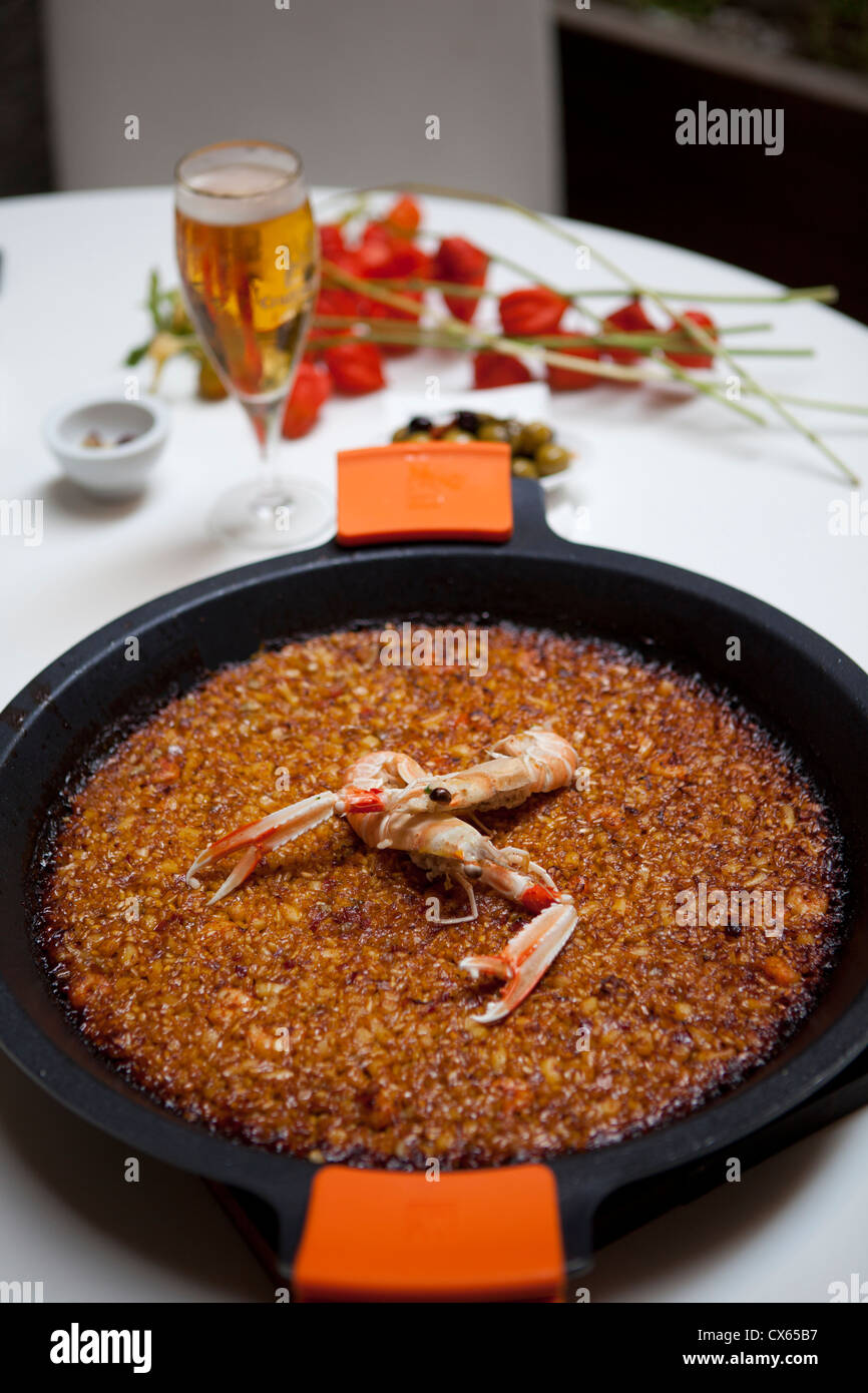 La cuisson de la Paella Alicante Espagne Banque D'Images