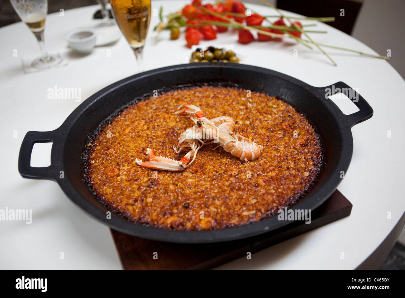 La cuisson de la Paella Alicante Espagne Banque D'Images
