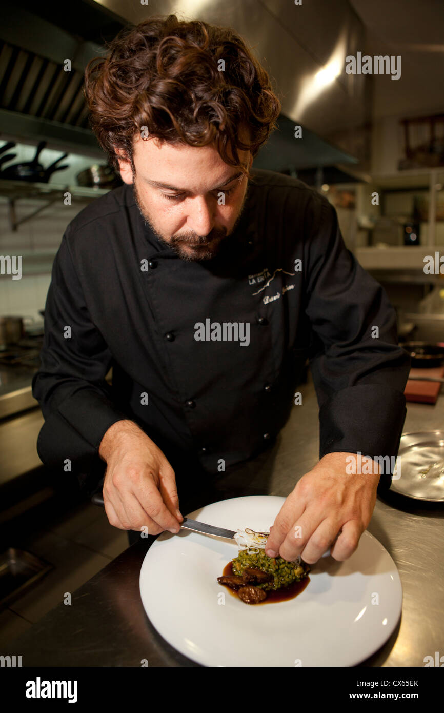 La cuisson de la Paella Alicante Espagne Banque D'Images