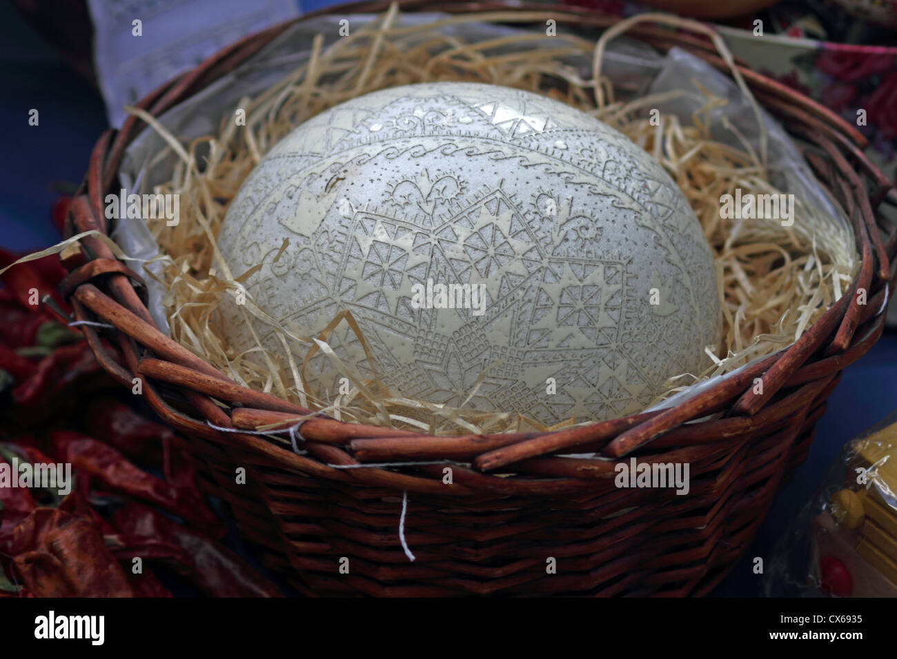 La coquille des œufs d'autruche sculpté Banque D'Images