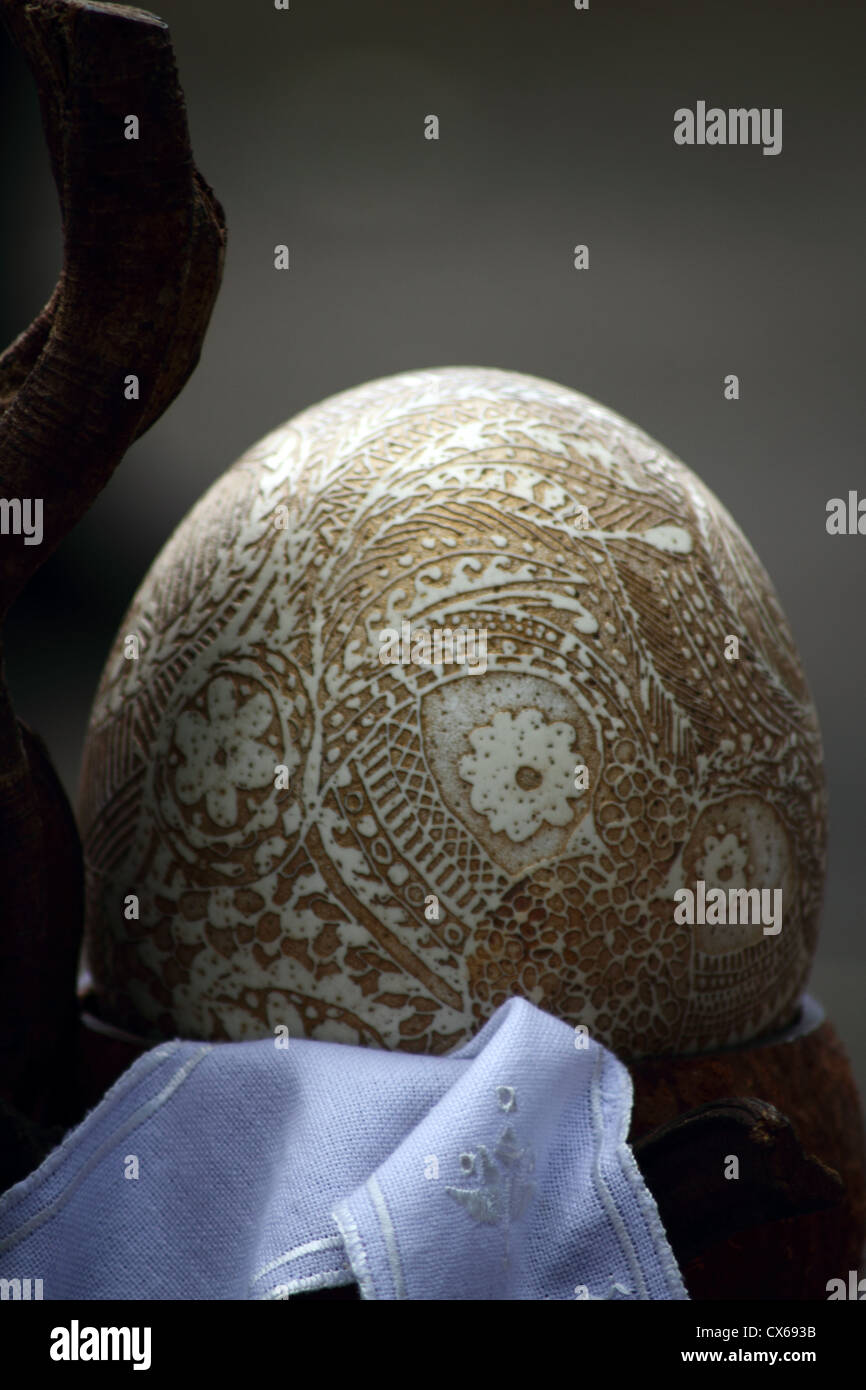 La coquille des œufs d'autruche sculpté Banque D'Images