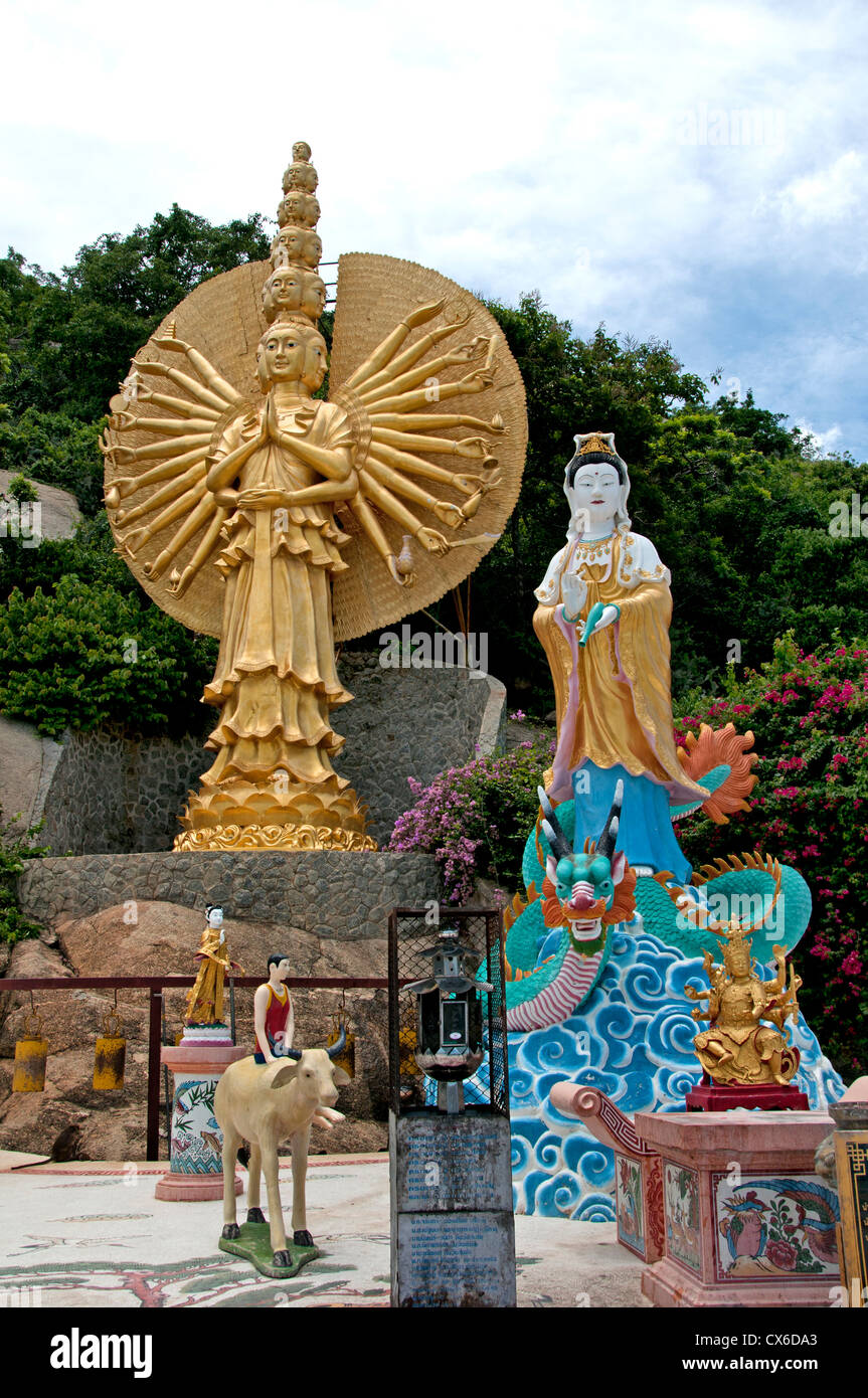 Divinités féminines figures golden temple bouddhiste Khao Takiab Hua Hin Thaïlande Banque D'Images