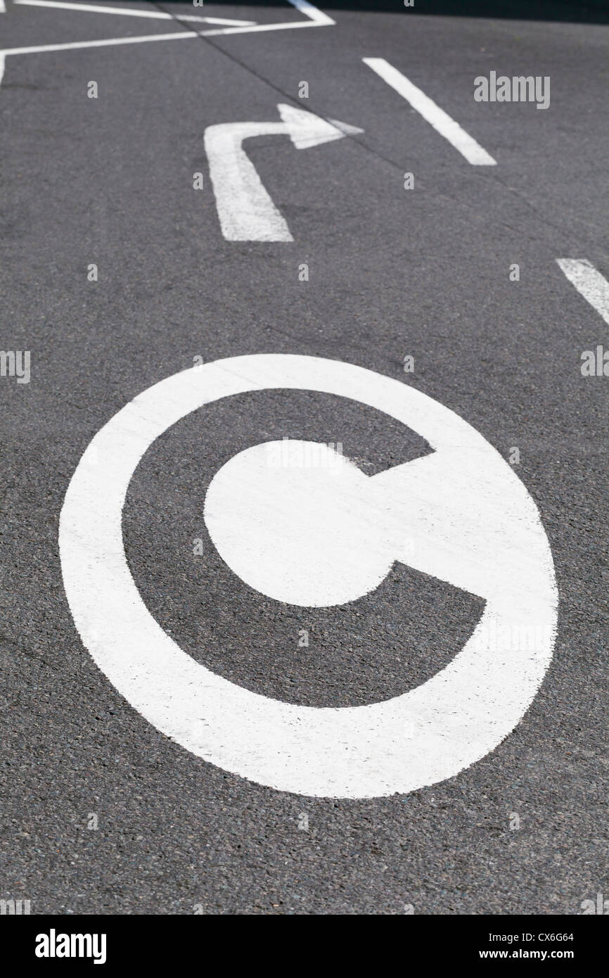 Congestion charge sign on the road, Londres, UK Banque D'Images