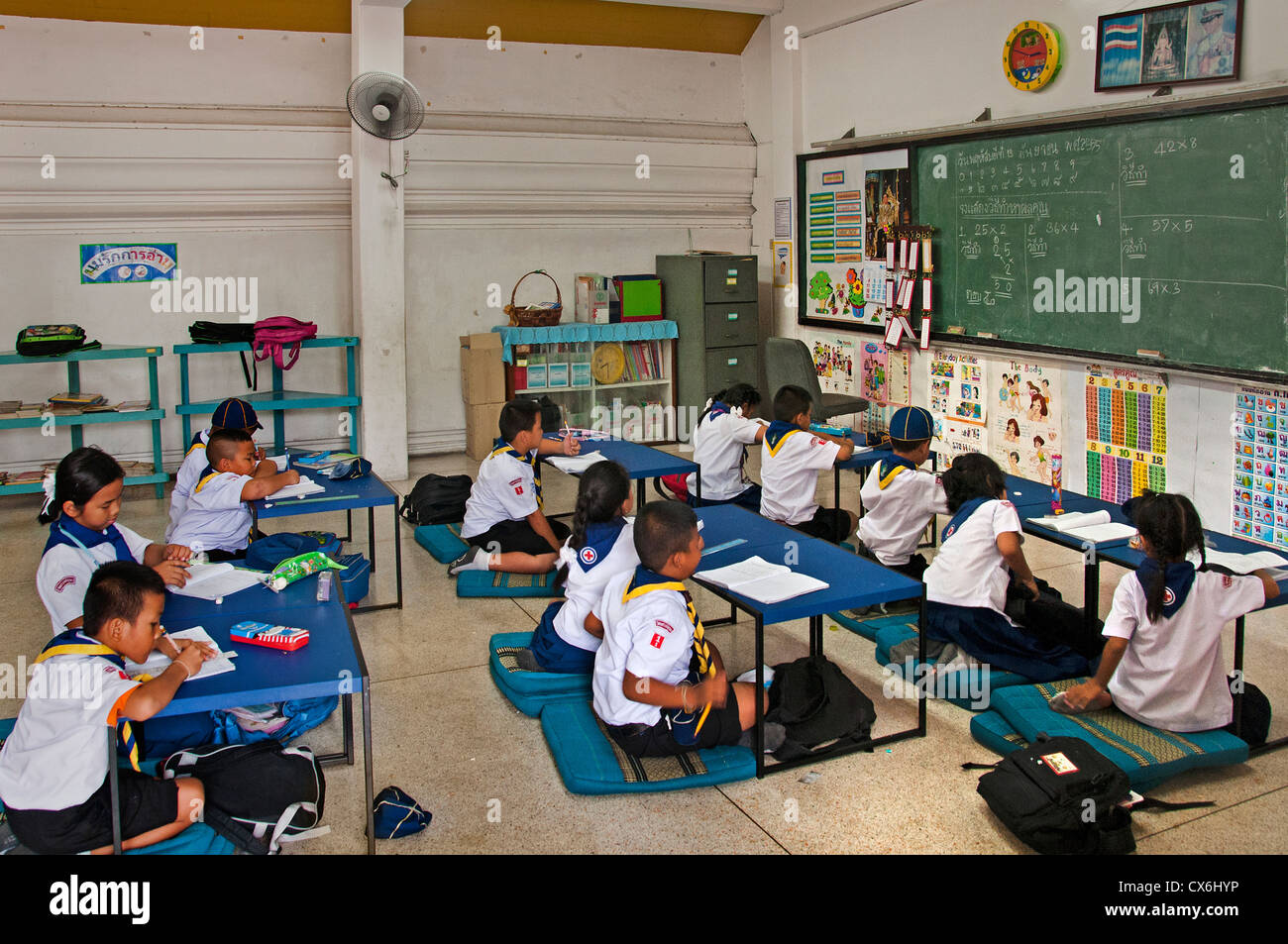 Bangkok Thaïlande grammaire primaire école Fille Garçon Garçons Filles Banque D'Images