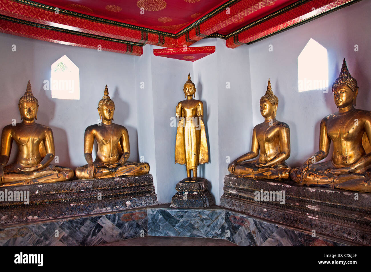 Wat Pho Bangkok Thaïlande Bouddhisme Bouddha en or Banque D'Images