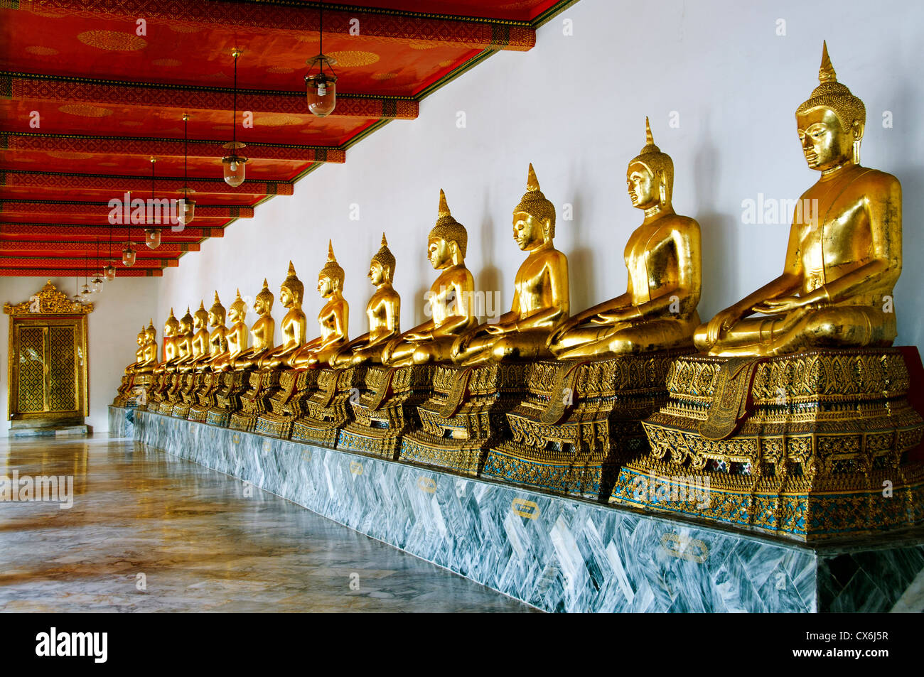 Wat Pho Bangkok Thaïlande Bouddhisme Bouddha en or Banque D'Images