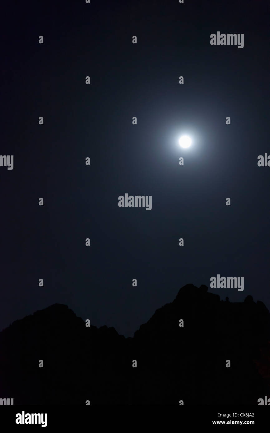 Pleine lune dans le ciel Banque D'Images
