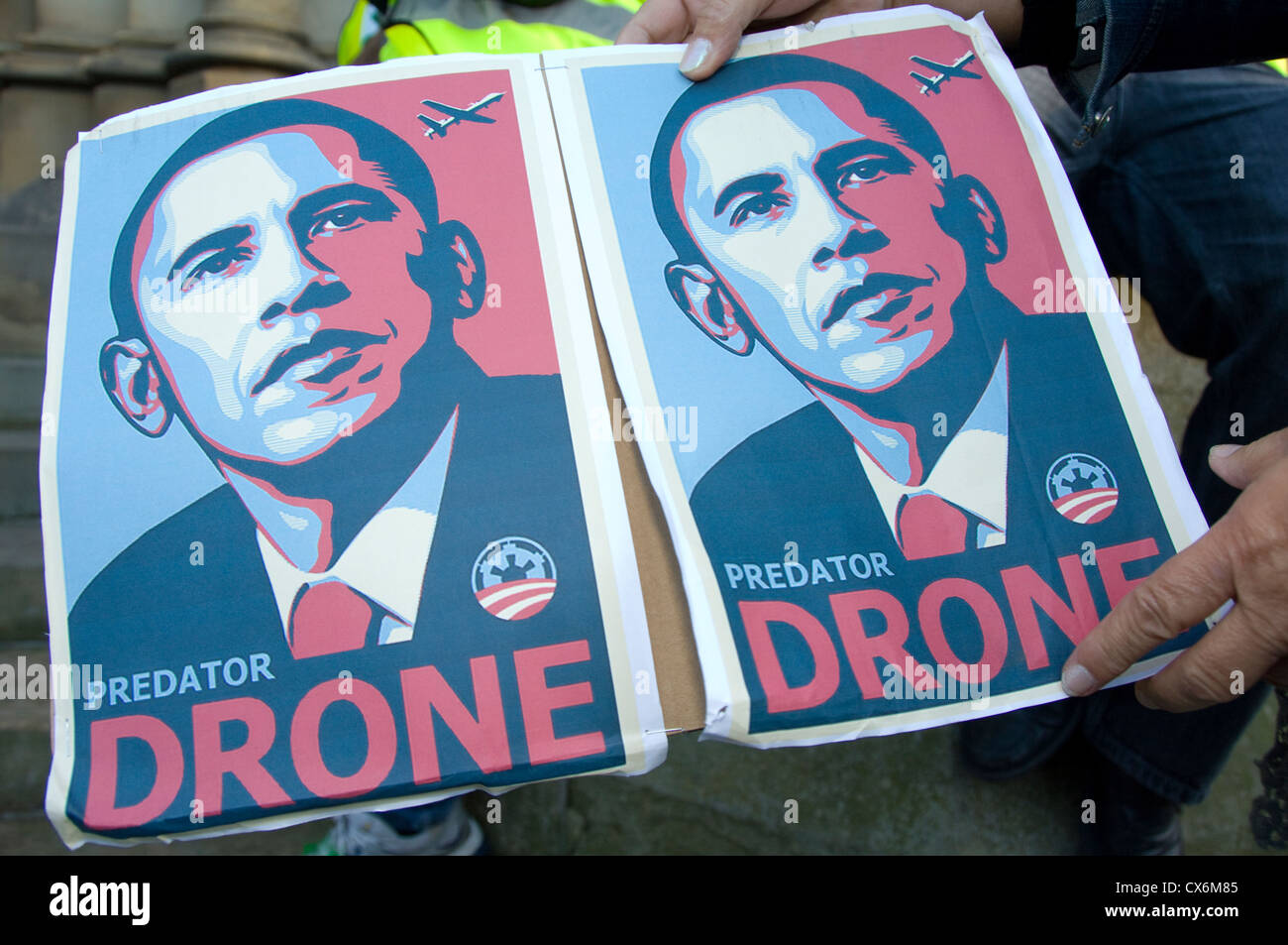 Drone Predator Obama à l'affiche Démo Attaque de Drone Anti Bradford Bradford en septembre 2012 Banque D'Images