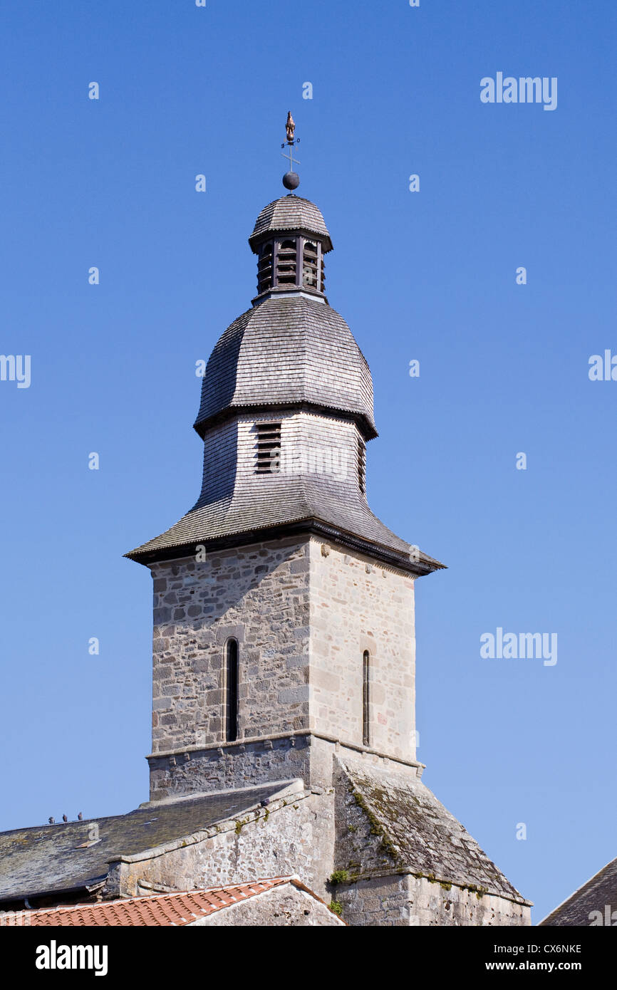 Tour du XII siècle, l'église à Rancon, Haute Vienne, Limousin, France. Banque D'Images