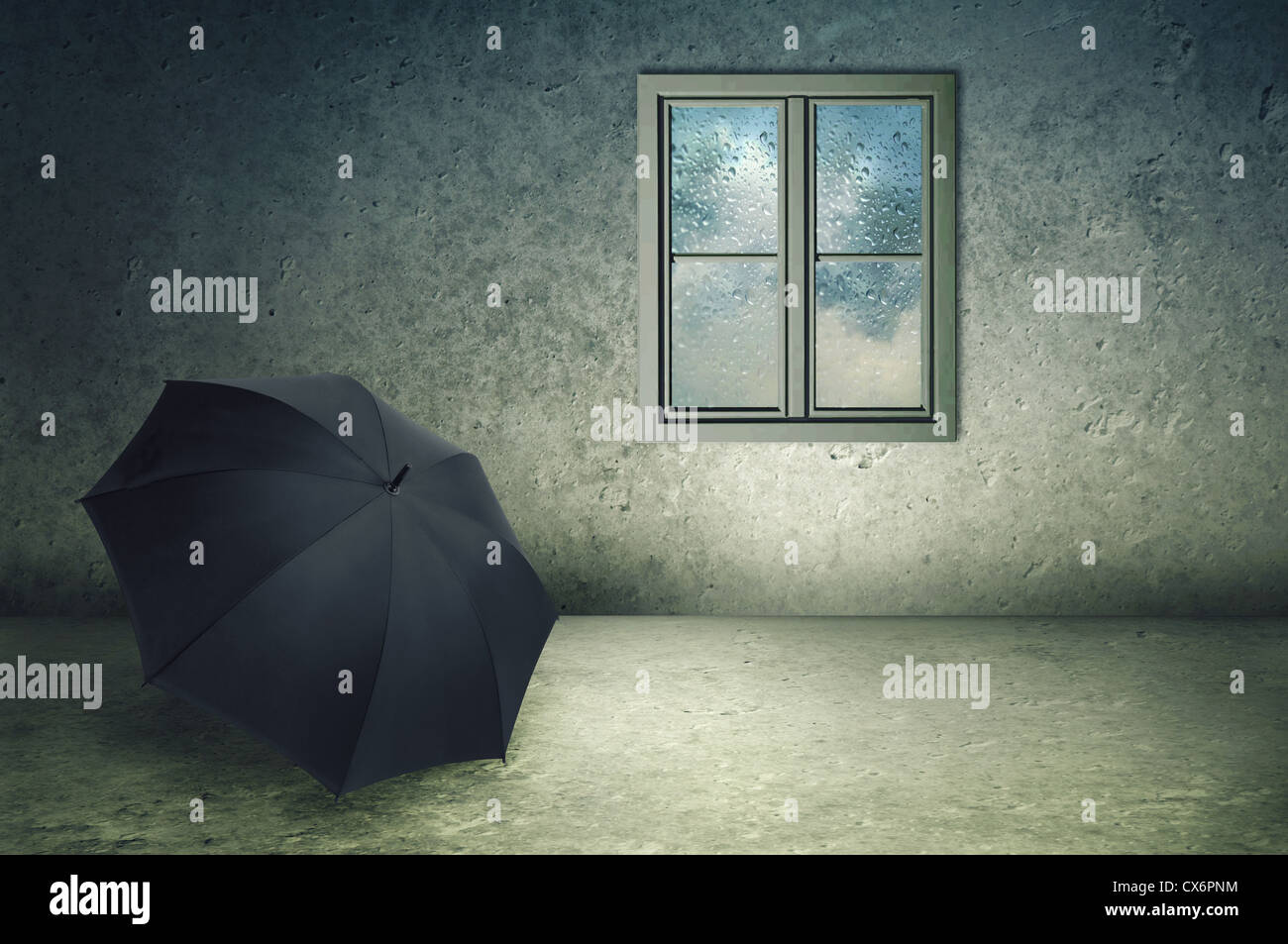 Parapluie noir oublié dans une chambre en béton froid, gouttes de pluie sur la fenêtre. Banque D'Images