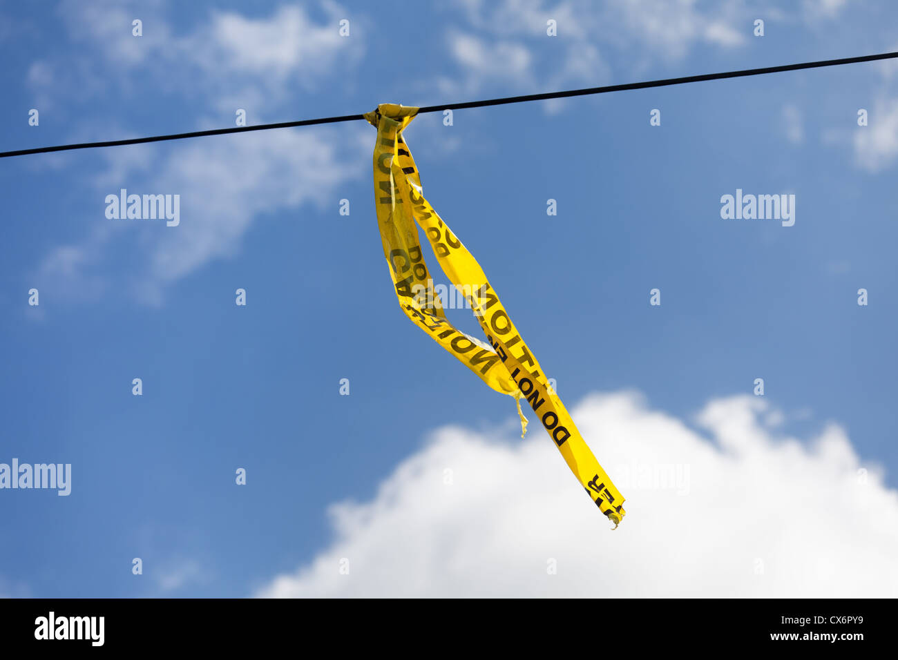 Avec du ruban bleu du ciel Banque D'Images