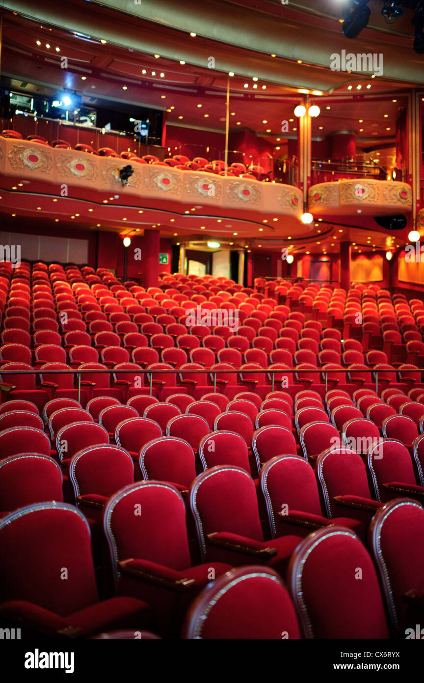 Le théâtre à bord MS Queen Victoria Banque D'Images