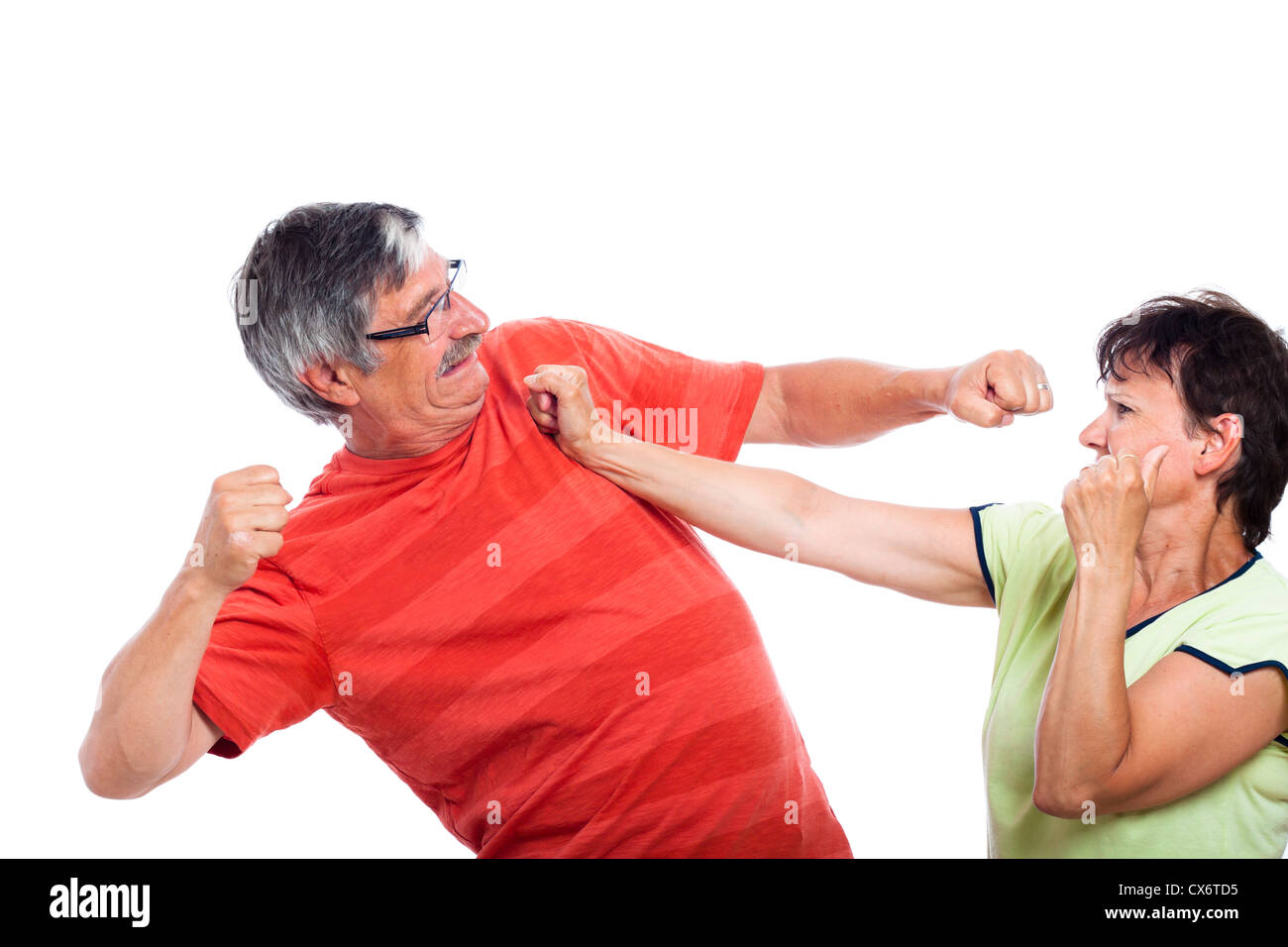 La violence domestique concept, photo de couple fighting, isolé sur fond blanc. Banque D'Images