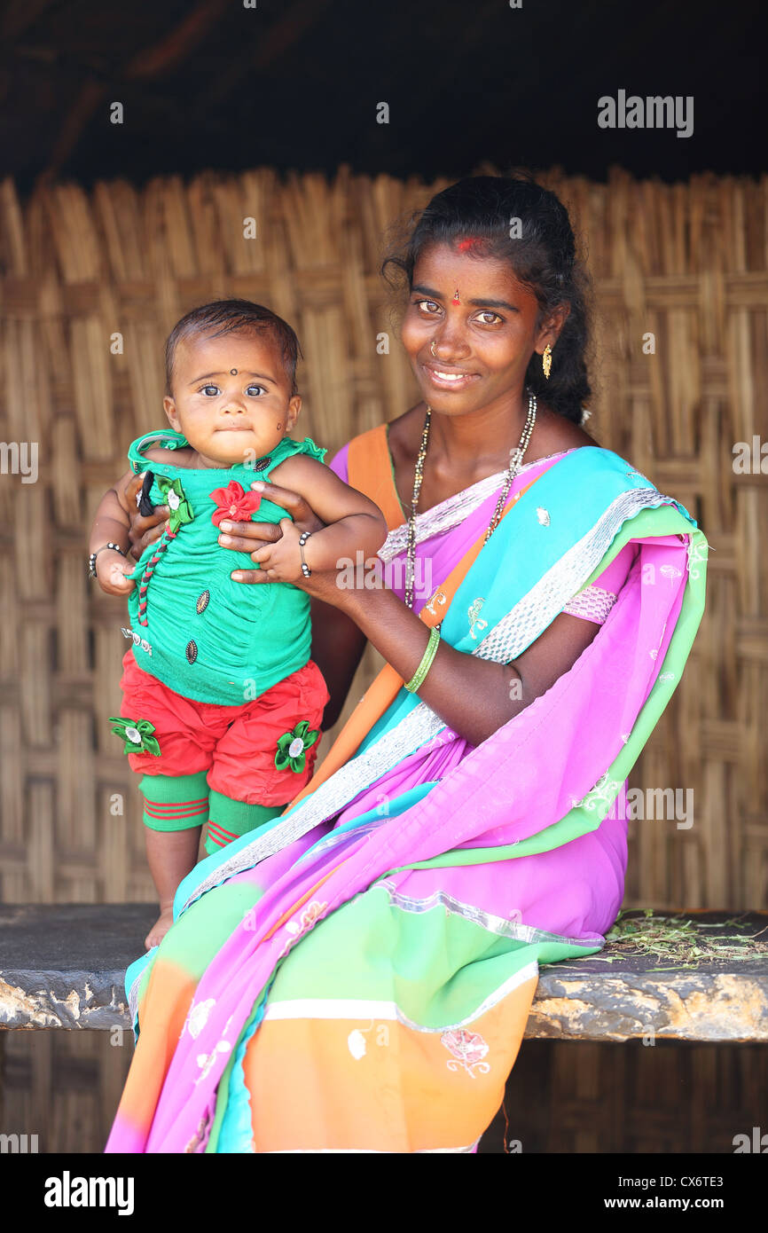 Mère avec enfant indien de l'Andhra Pradesh en Inde du Sud Banque D'Images