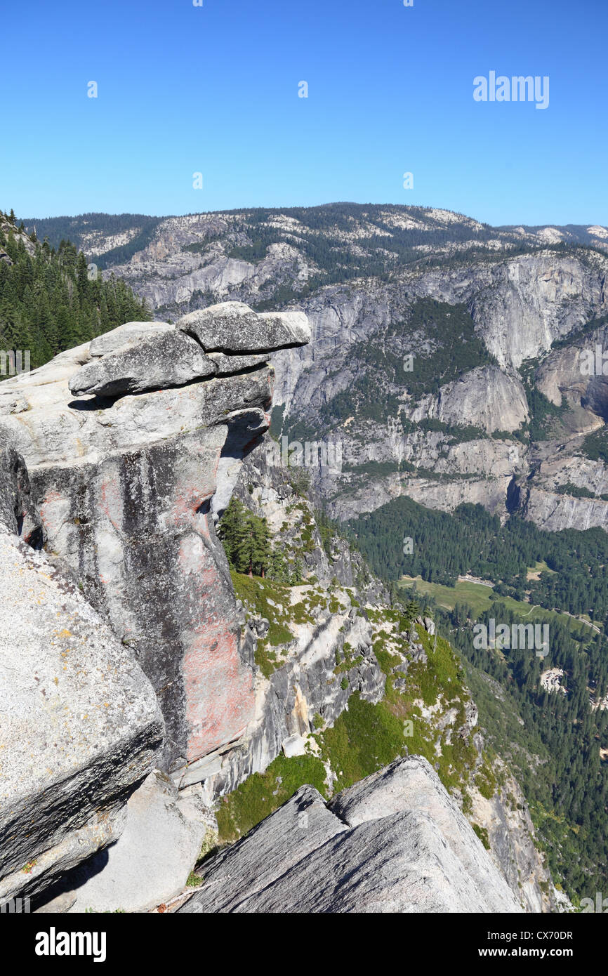 Yosemite National Park : la corniche à Glacier Point surplombant la Vallée Banque D'Images