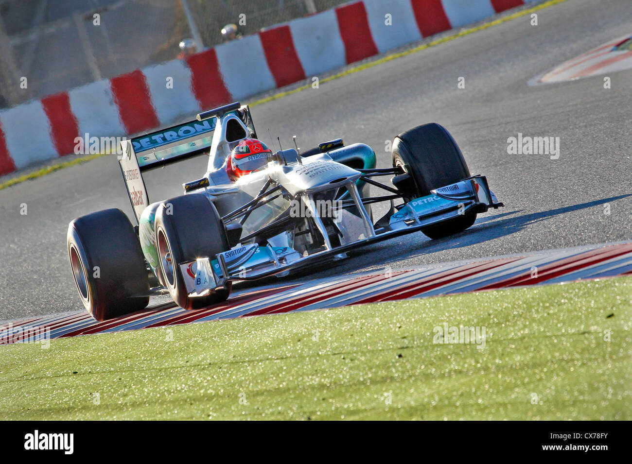 Michael Schumacher au volant de Mercedes GP en 2011 au circuit de Montmelo à Barcelone, Espagne Banque D'Images