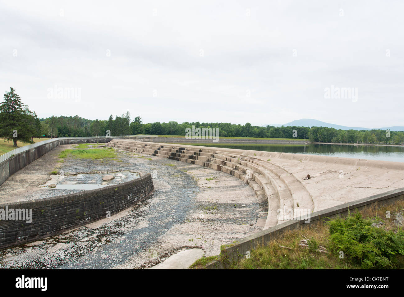 Barrage de Olivebridge Réservoir Ashokan approvisionne des bassins hydrographiques Catskill, New York Banque D'Images