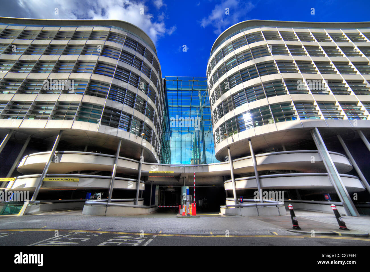 Bâtiment de la place de parking et garage, London, UK Banque D'Images