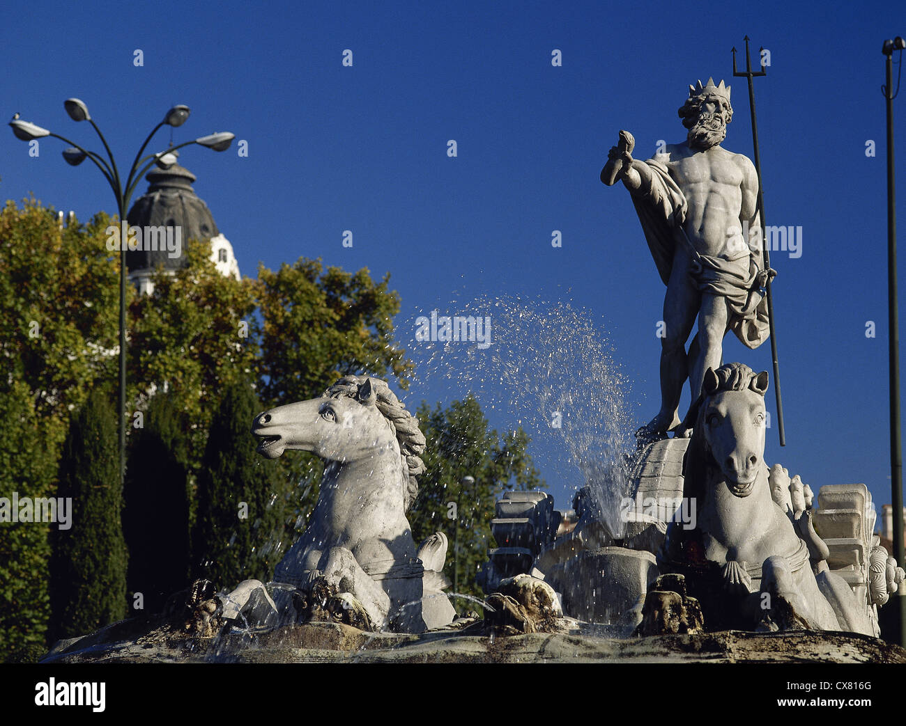 L'Espagne. Madrid. La fontaine de Neptune. Construit par Pascual Juan de Mena, 1780 et terminé en 1786 par Jose Rodriguez . Banque D'Images