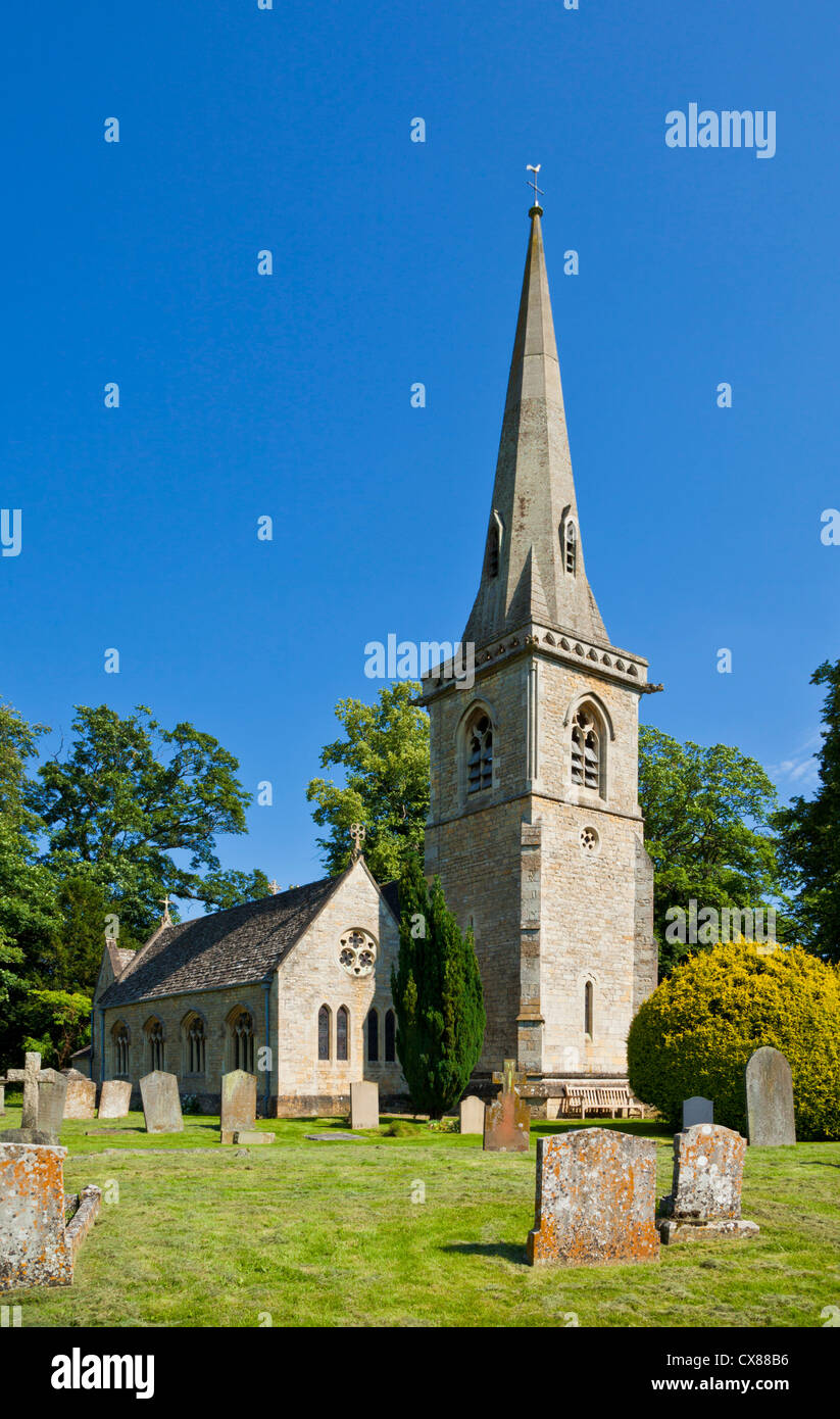 Cotswolds village église de St Marys Lower Slaughter Gloucestershire Cotswolds Angleterre GB Europe Banque D'Images