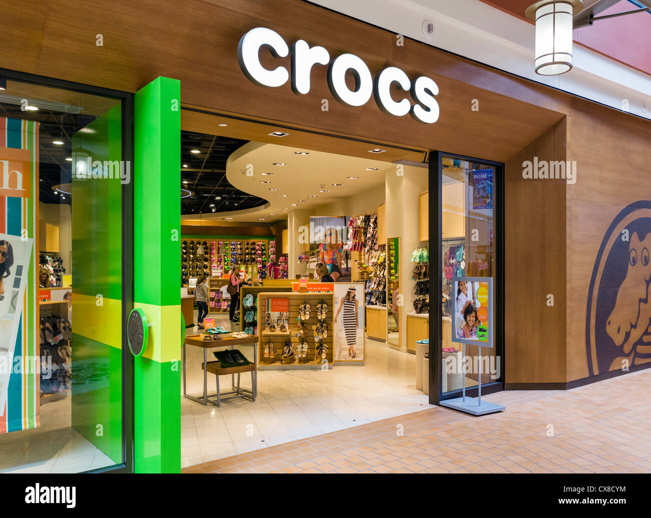 Crocs store Banque de photographies et d'images à haute résolution - Alamy